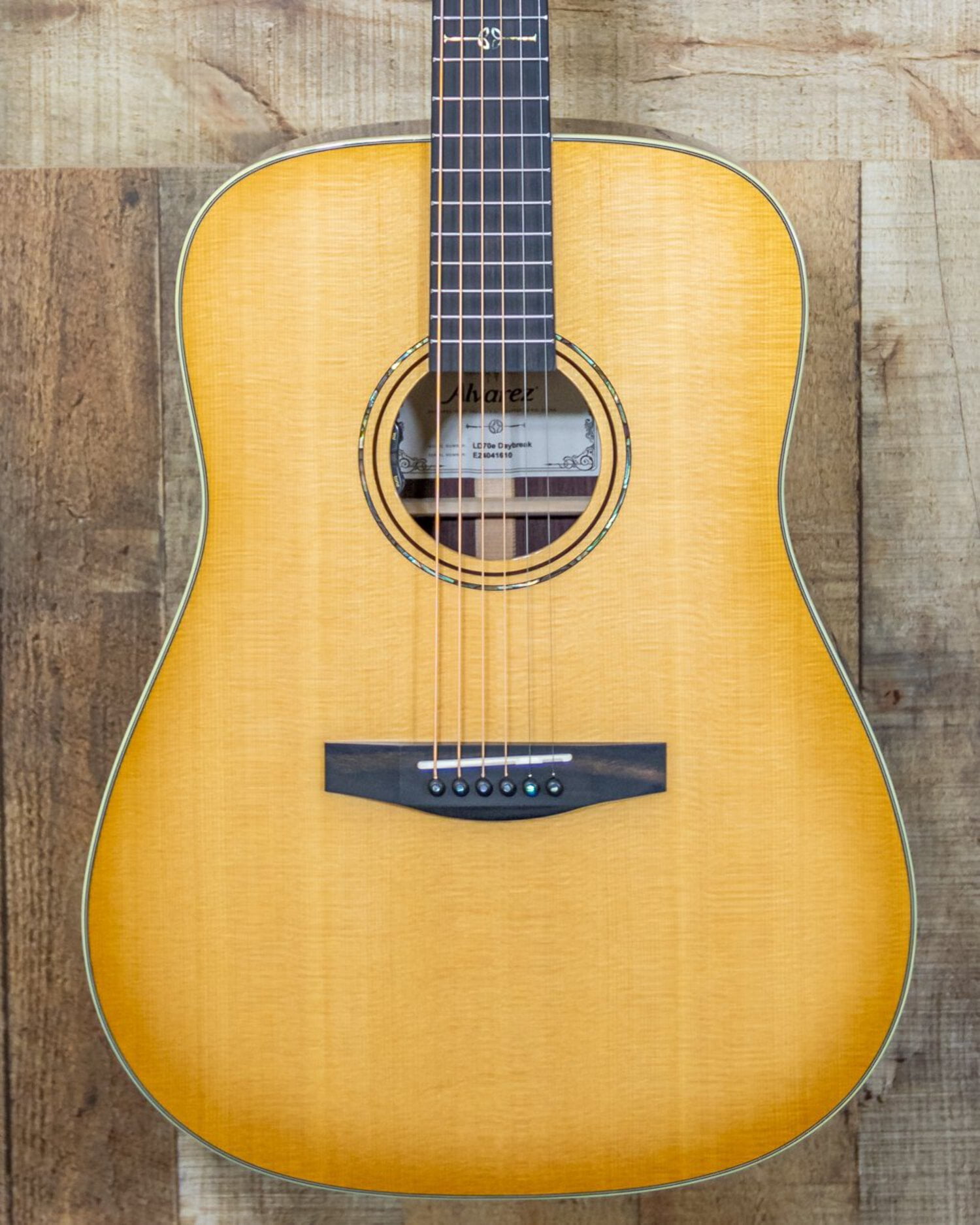 Alvarez LD70e Laureate Series Dreadnought Acoustic-Electric Guitar Natural