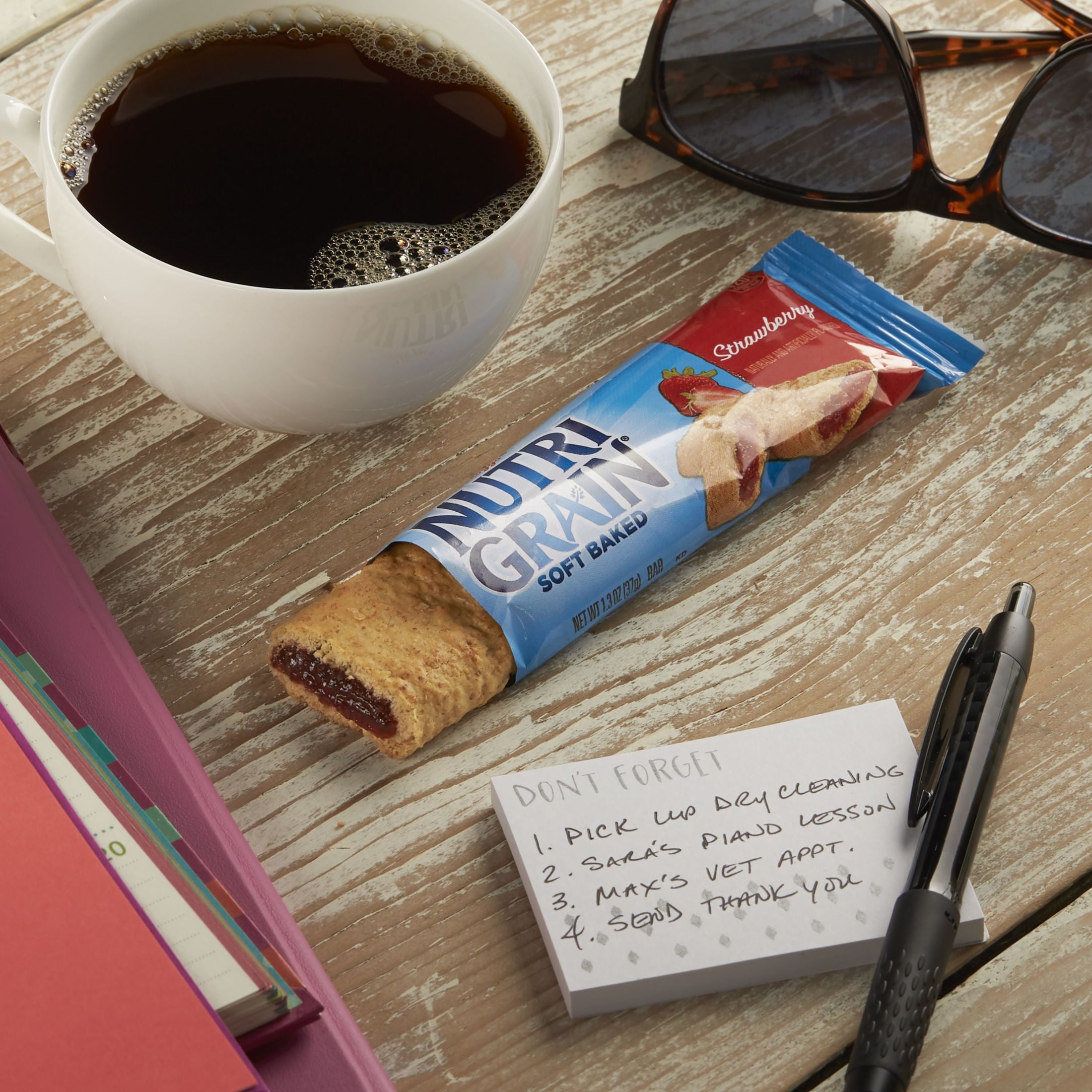 Nutri-Grain Breakfast Bars, Made with 10g Whole Grains, Snack Bars, Strawberry (12 Boxes, 96 Bars)