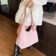 thumbnail image 3 of Bolso Hombro para Mujeres Plisadas Algodón Acolchado, 3 of 9