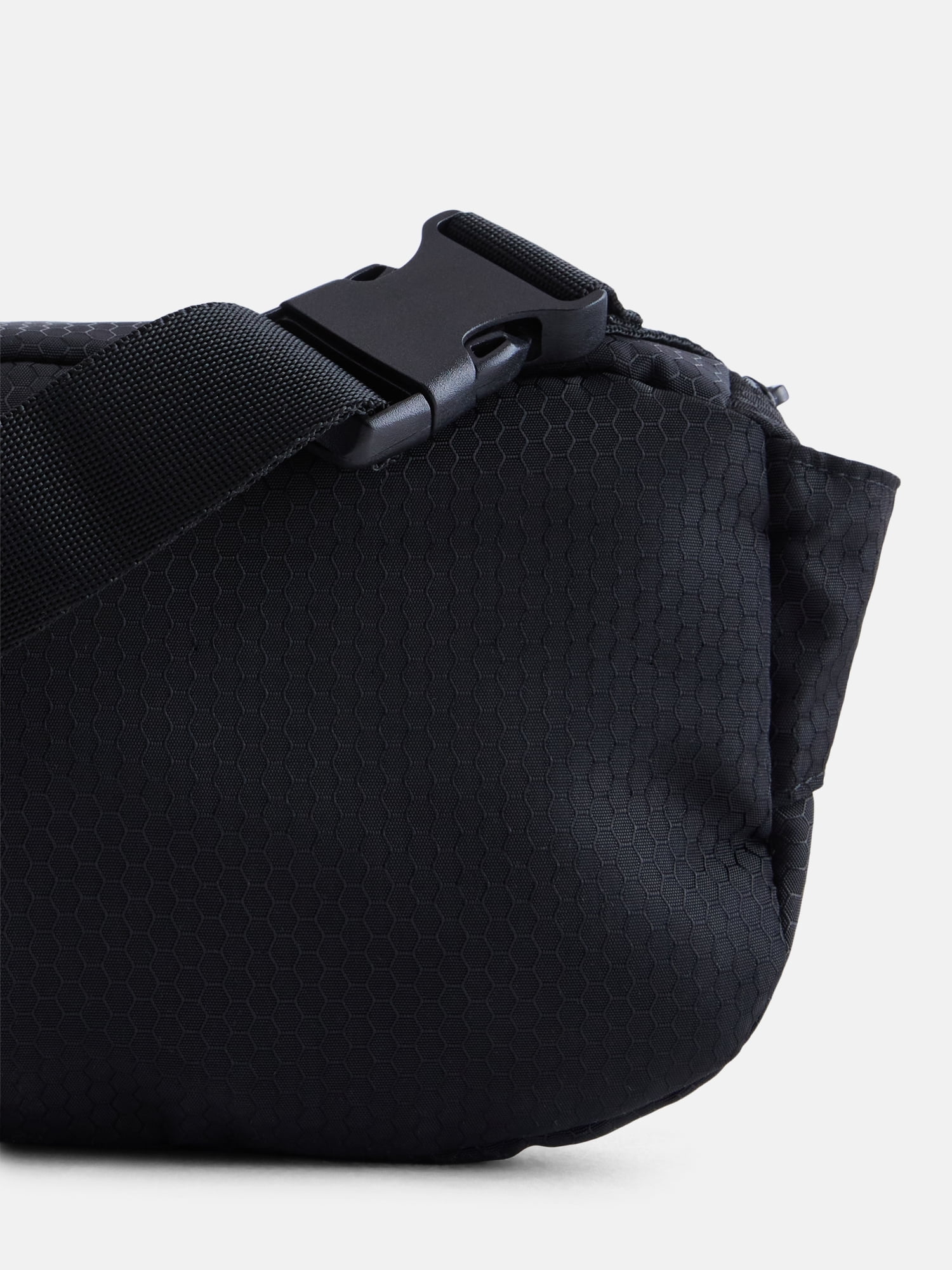 Reebok Boys Carey Fannypack Bag, Black
