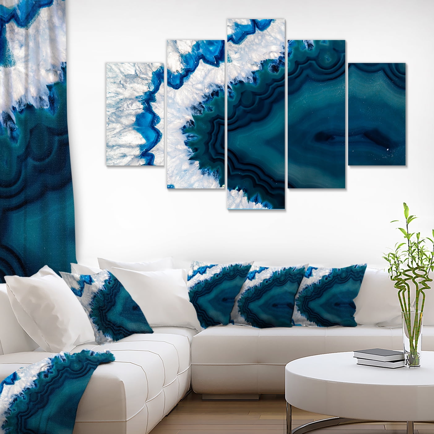 Designart 'Blue Brazilian Geode ' Contemporary Canvas Wall Art Print