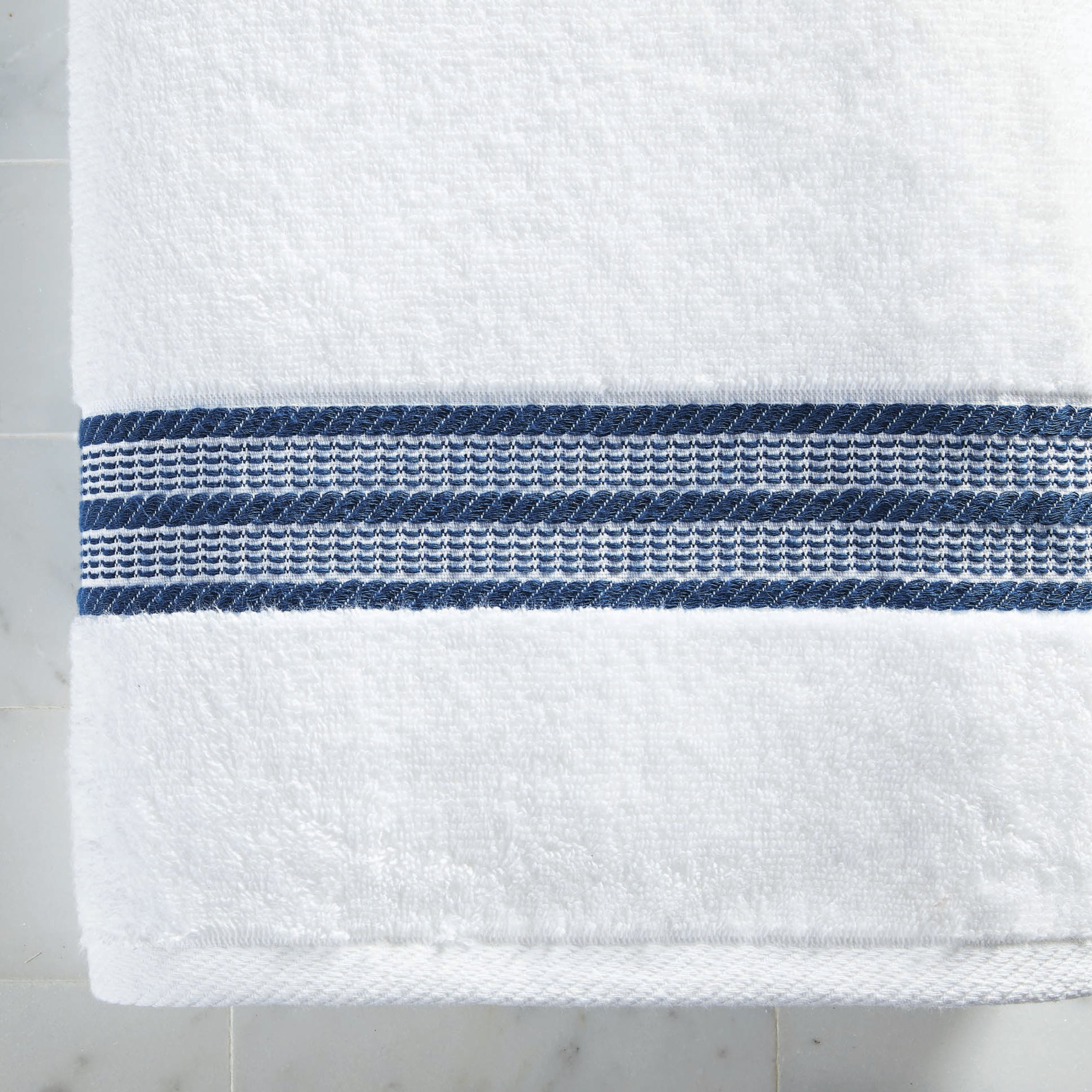 Better Homes & Gardens Bath Towel, Solid Blue