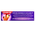 thumbnail image 2 of Pasta Dental Close Up Gel Rojo Refrescante 113 ml, 2 of 4