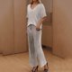 thumbnail image 4 of Conjunto de Sudor para las Mujeres de la Pierna Ancha de Moda Sólido Cuello en V de Manga Corta Pijamas, Pantalones Recortados Casuales Conjunto para el Descanso Y el Ocio en Interiores, 4 of 7