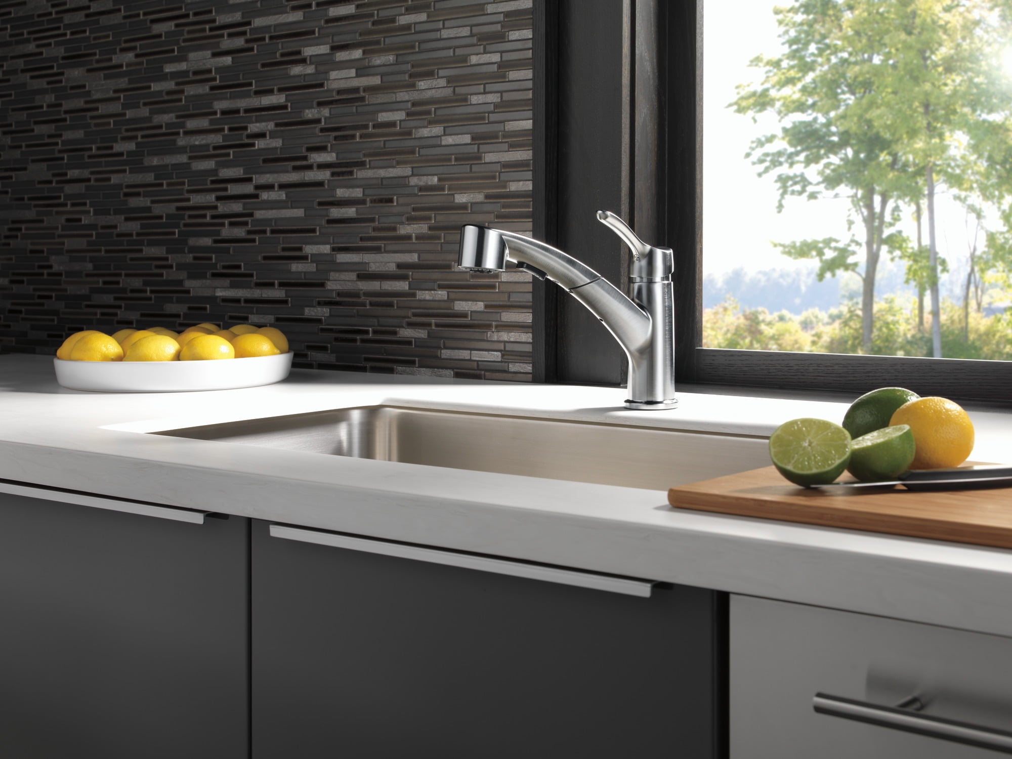 Collins Single Handle Pull-Out Kitchen Faucet in Arctic Stainless 4140-AR-DST