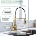 thumbnail image 2 of Grifo de cocina WEWE en oro cepillado con rociador desplegable, 2 of 6