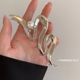 thumbnail image 3 of Pinza para el pelo ondulado con forma de perla para mujer, pinza para la parte posterior de la cabeza con forma de tiburón, 3 of 5
