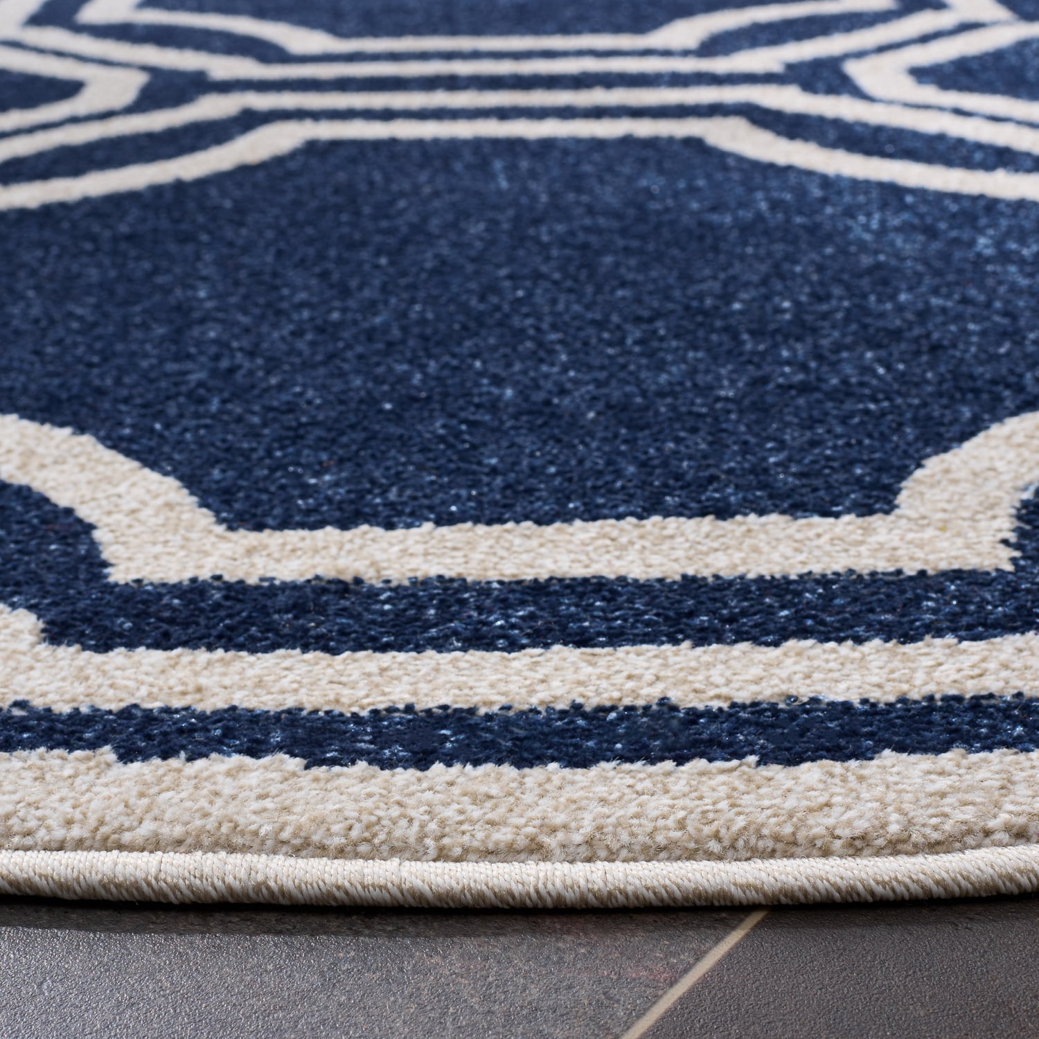 Safavieh Amherst Winnie Geometric Area Rug, Navy/Ivory, 5' x 5' Round