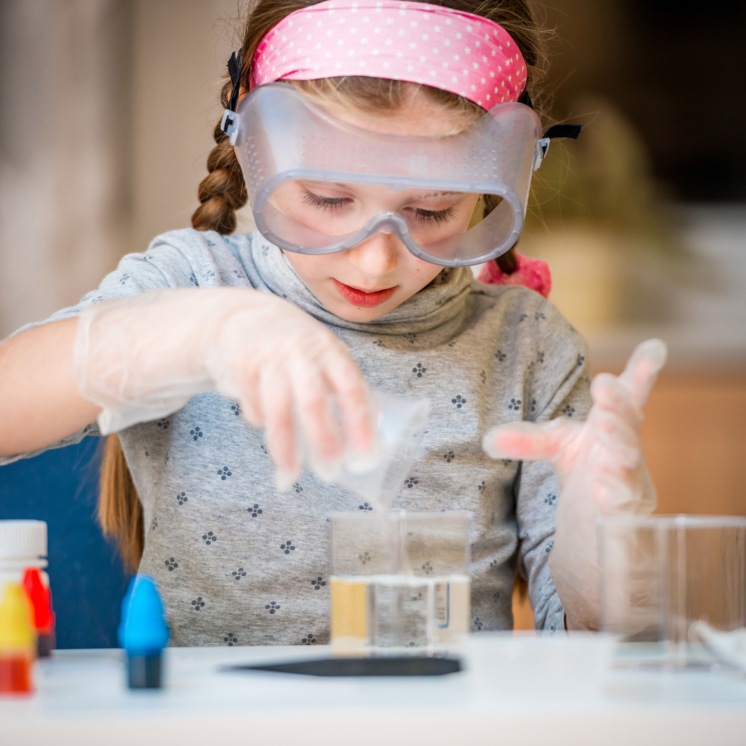 Kids Science Kit-Lab Set to Create Solutions, Litmus Paper, and More-Great  Fun and Educational STEM Learning Activity by Hey! Play! 