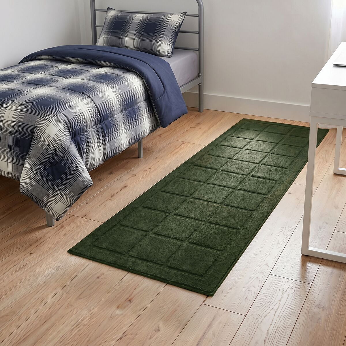 Mainstays Solid High Low Tufted Grid Dark Green Indoor Runner Rug, 2' x 6'