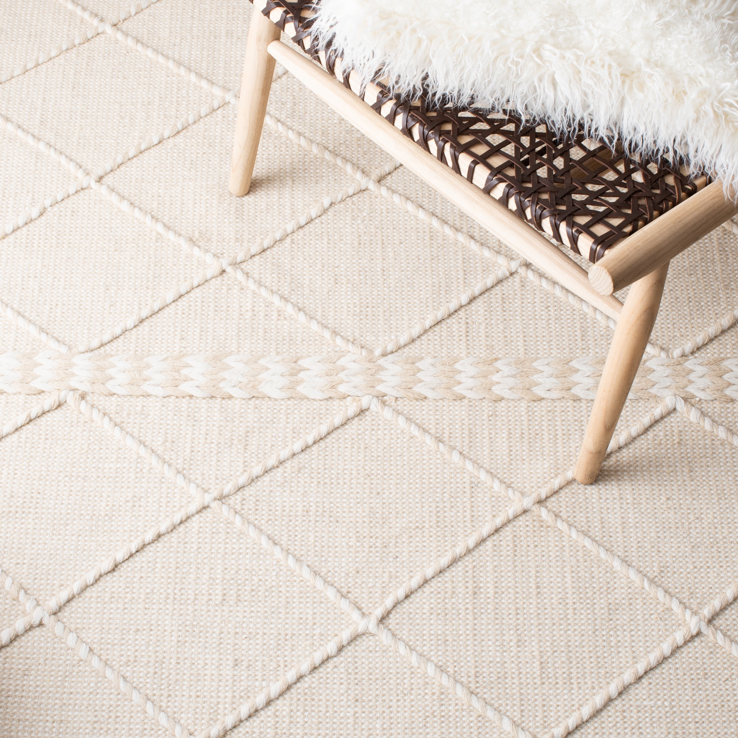 SAFAVIEH Casablanca Roswell Geometric Area Rug, Beige/Ivory, 8' x 10'