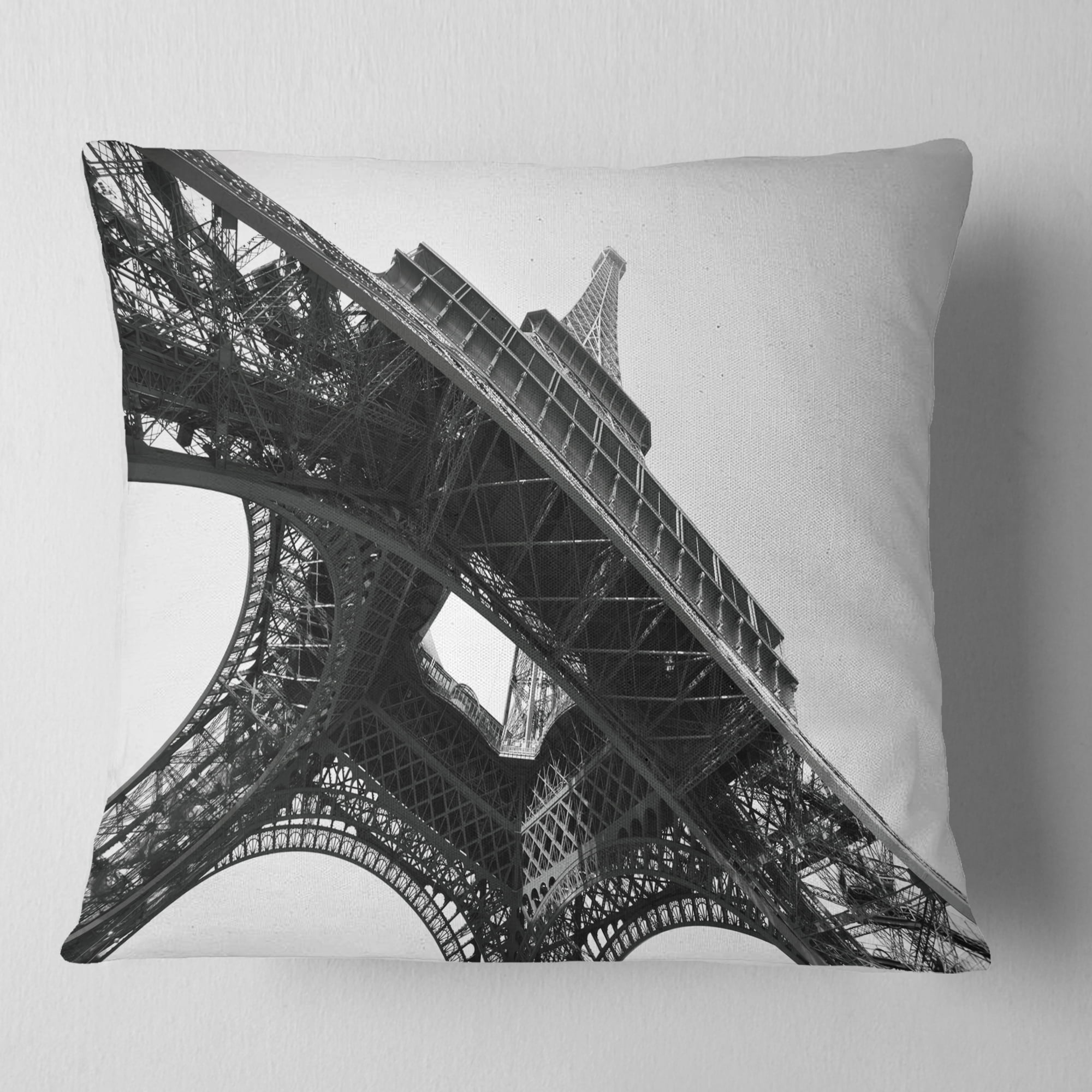 Designart Paris Eiffel Towerinto the Sky - Skyline Photography Throw Pillow - 16x16