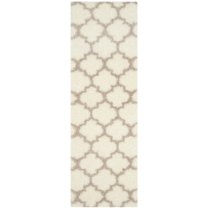 SAFAVIEH Montreal Lennart Geometric Quatrefoils Shag Runner Rug, Ivory/Beige, 2'3" x 9'