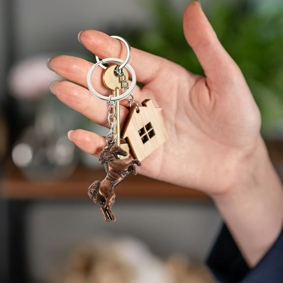 LOLIPPYY 8 Pieces Golden Alloy Horse Keychains Stylish Western Animal Design for Backpack or Car Accessories