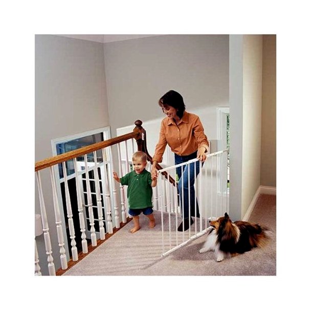 KIDCO G2000 White KIDCO SAFEWAY WALL MOUNTED PET GATE WHITE 24.75 43.
