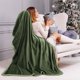 thumbnail image 4 of Manta Cama PiccoCasa Manta para Sofá de Franela Polar Reversible 100% Microfibra Suave Verde Felce 130 x 150 cm, 4 of 9