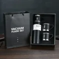thumbnail image 1 of Thermos isolé avec trois veds, conservation chaude et froide de 24 heures, emballage cadeau en acier inoxydable, 1 of 6