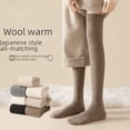 thumbnail image 1 of Calcetines altos cálidos de terciopelo grueso de otoño e invierno para mujer, calcetines blancos con almohadillas para la rodilla, calcetines antideslizantes por encima de la rodilla, 1 of 5