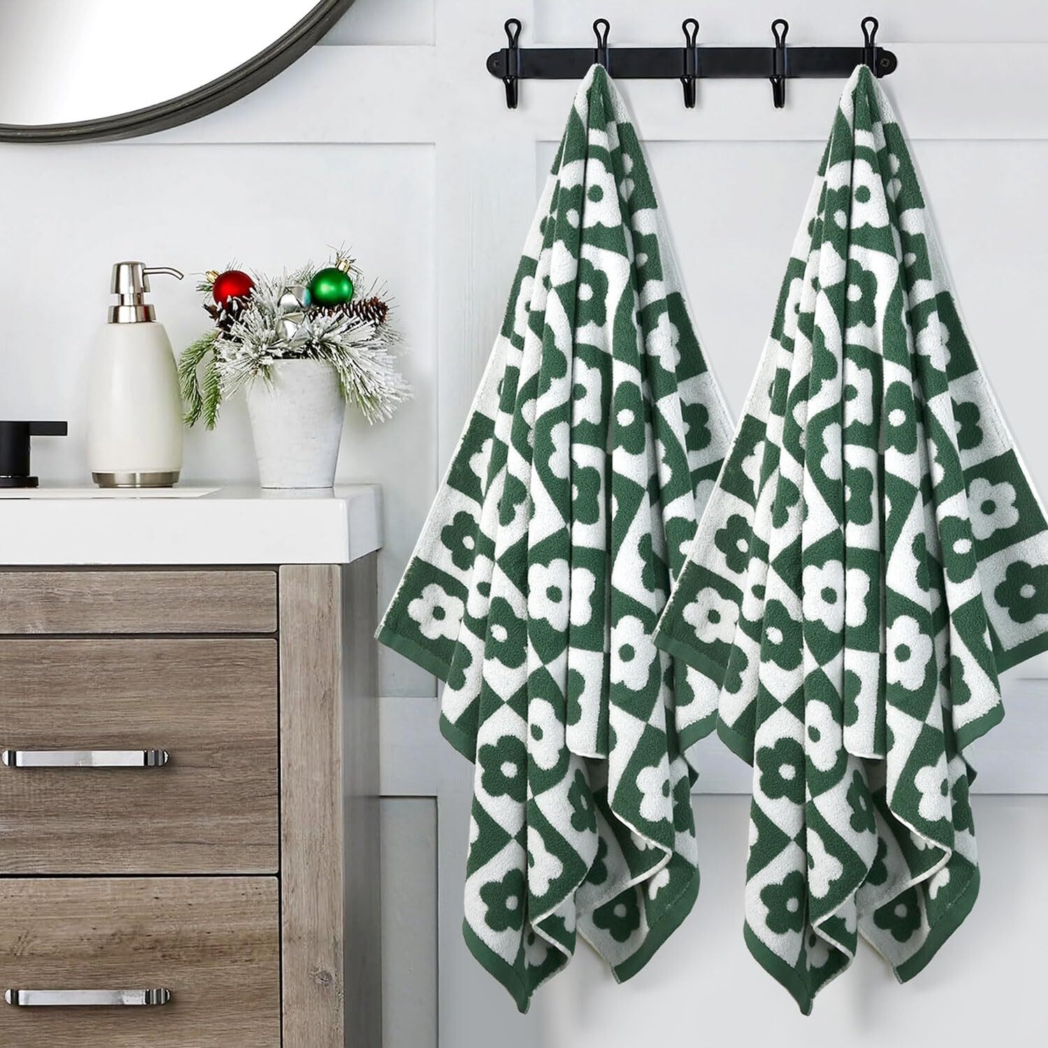 2-Pieces Luxury Bath Towels Checkered Floral, Pink Shower Towel for Women Girls 27.5x55 Inches, 100% Cotton Absorbent Body Towels