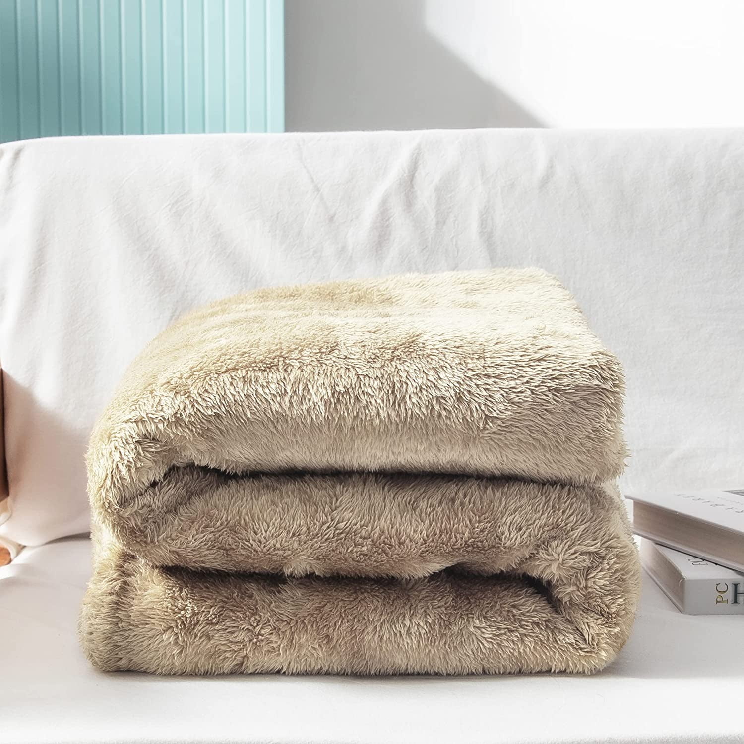 Exclusivo Mezcla Plush Fuzzy Large Fleece Throw Blanket 50