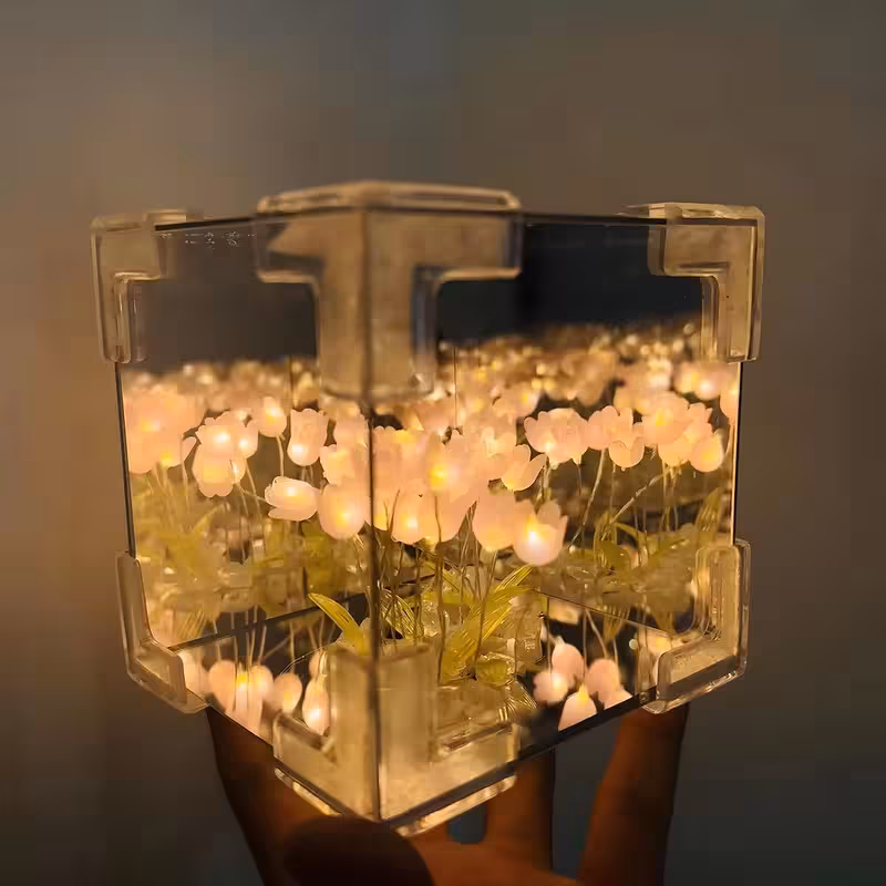 thumbnail image 3 of Luz nocturna de tulipán, regalo de tulipán para mamá, regalo del Día de la madre, ilumina cada noche, 3 of 4