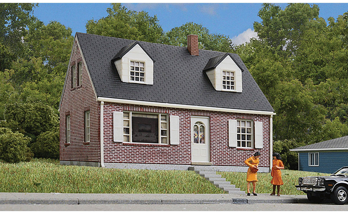 Walthers Cornerstone HO Scale Building//Structure Kit Wood Cape Cod House