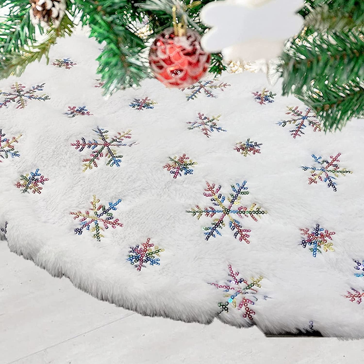 Blanketswarm Jupe de Sapin de Noël en Fausse Fourrure brodée argentée pour décoration de Noël et de Maison