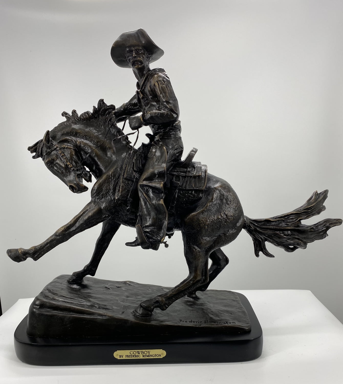 jul Rejse Bærecirkel COWBOY” American Bronze Handmade Sculpture by Frederic Remington mini size  9.75"H x 11.5"L x 5"W - Walmart.com
