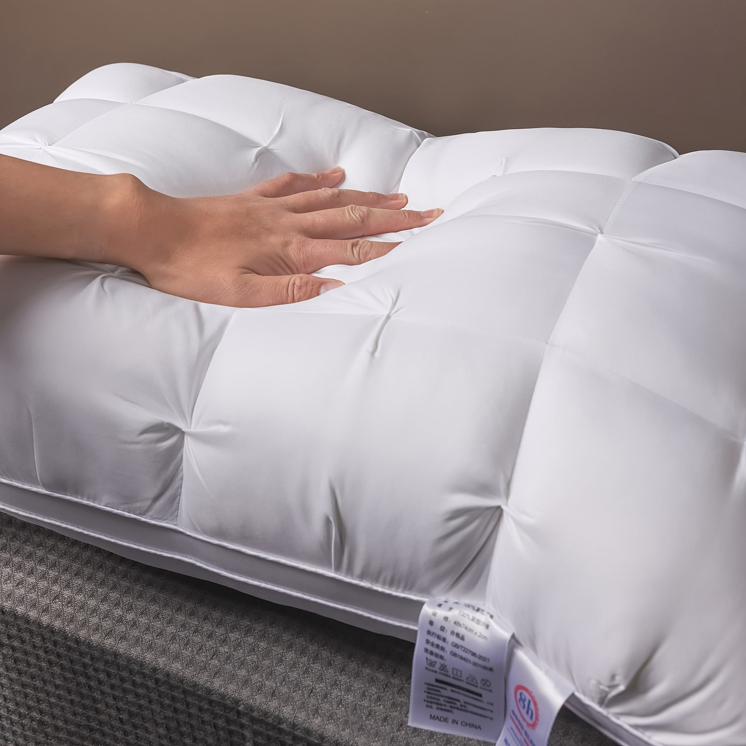 Soft Luxury 5-Star Hotel Quality Pillow, Deep Sleep Neck Support, 20x30 Inches, Polyester, 2 Pack