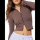 thumbnail image 4 of Chaqueta Corta de Entrenamiento para Mujer, con Cremallera , Corte Ajustado, Ligera y con Aberturas para los Pulgares. Marrón XL, 4 of 7