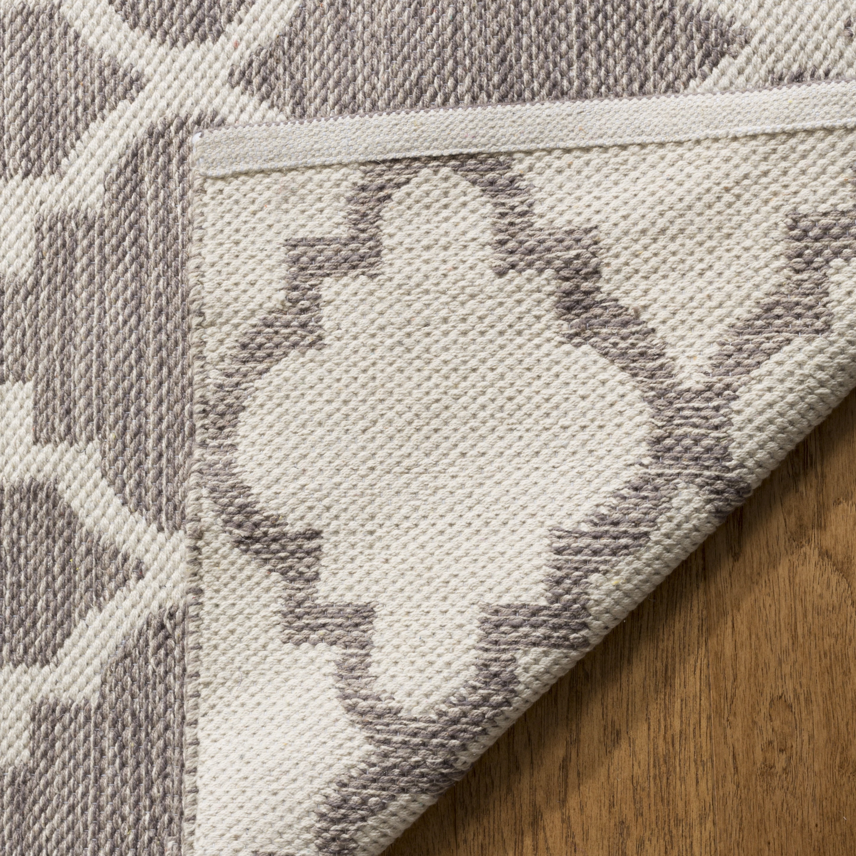 SAFAVIEH Montauk Crispian Geometric Quatrefoils Cotton Area Rug, Grey/Ivory, 10' x 14'
