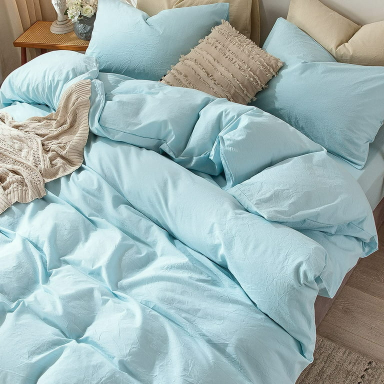 Le Méridien Bed and Bedding Set