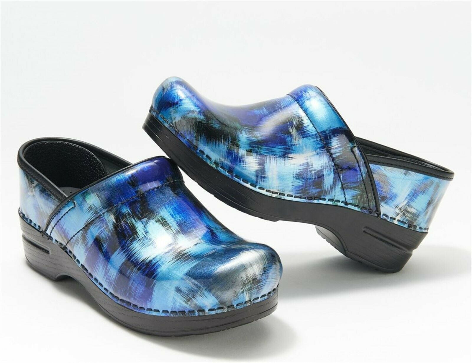 dansko wide width clogs