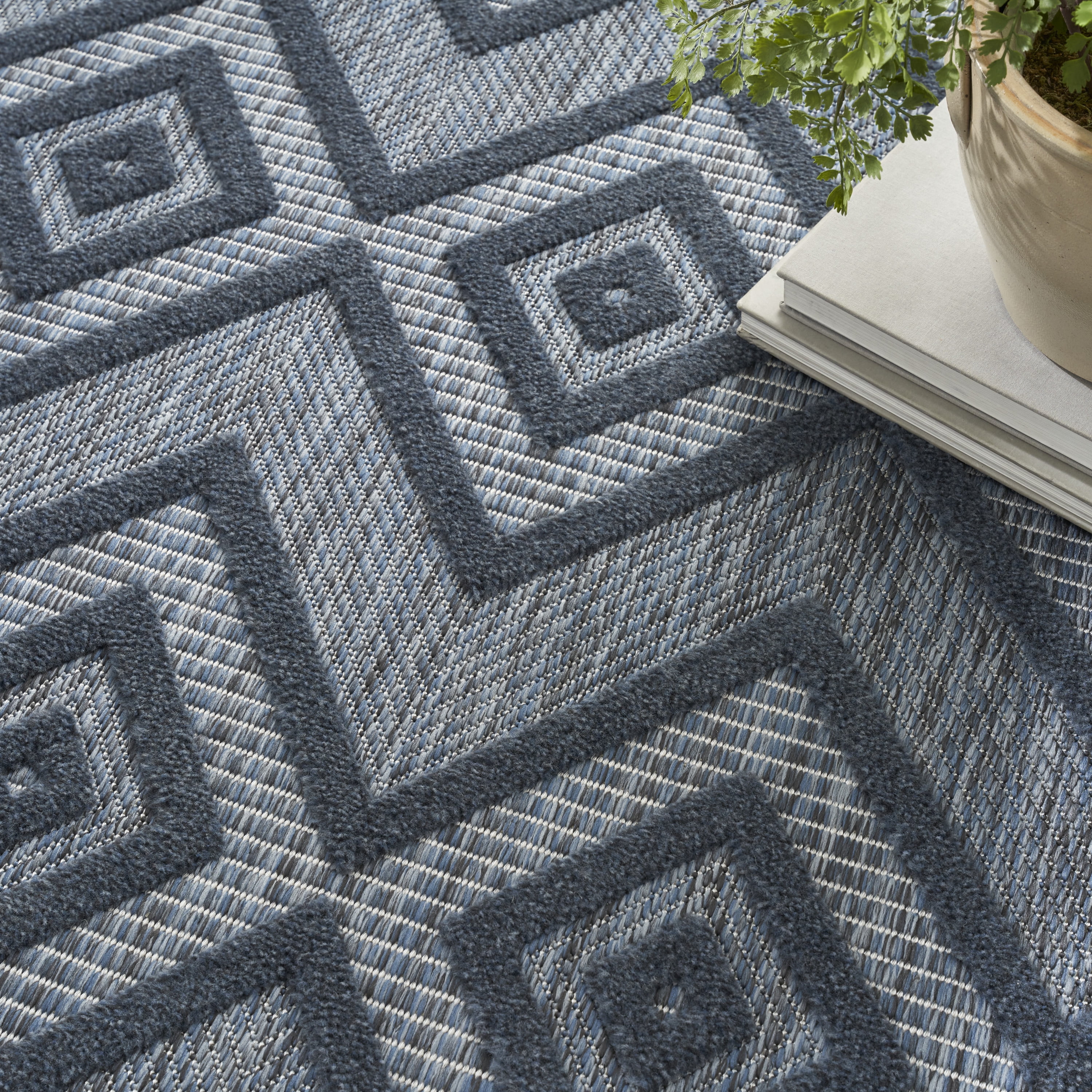 Nourison Versatile Indoor/Outdoor Navy Blue 5' x 7' Area Rug, (5x7)