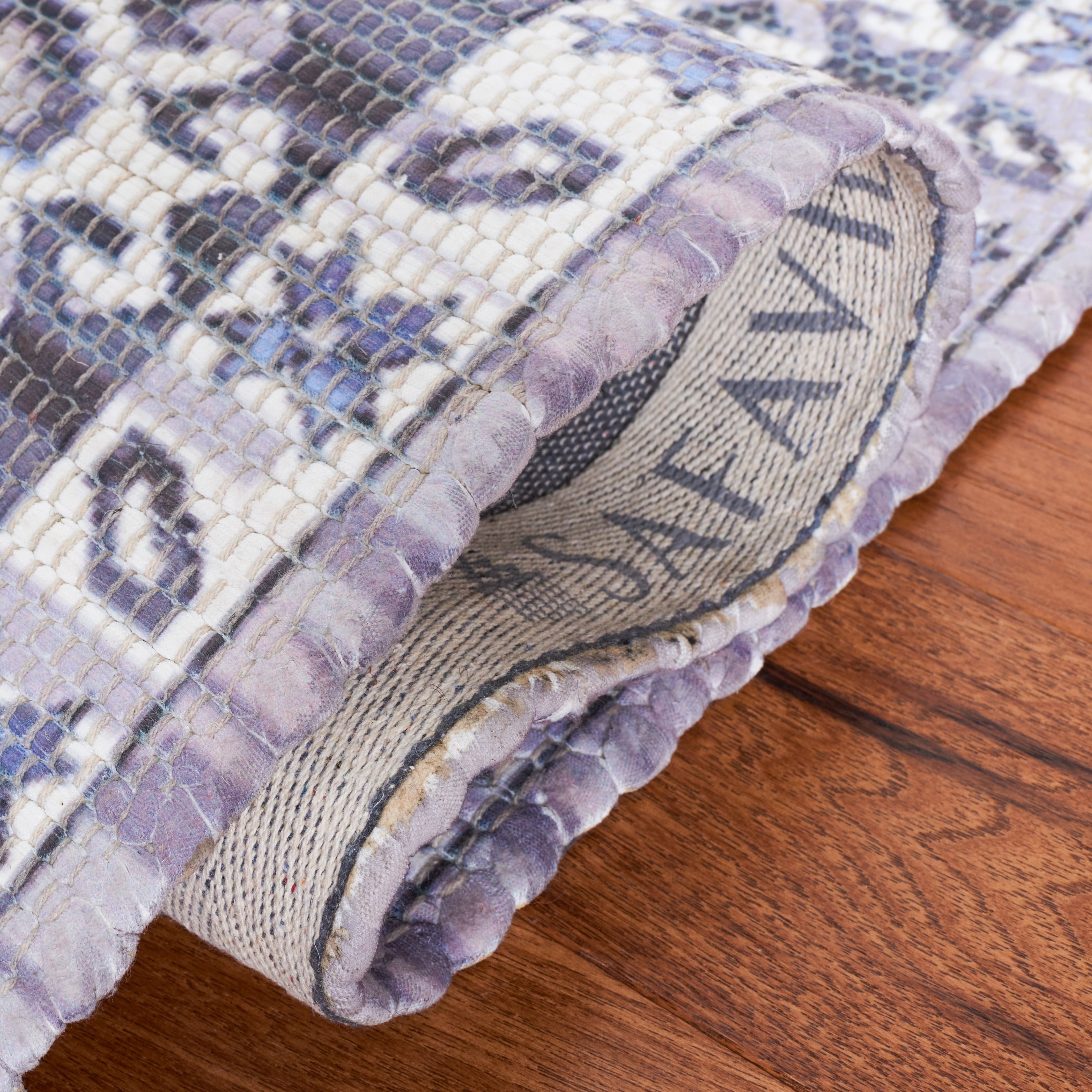 SAFAVIEH Saffron Seanna Oriental Polyester Area Rug, Purple/Ivory, 5' x 8'