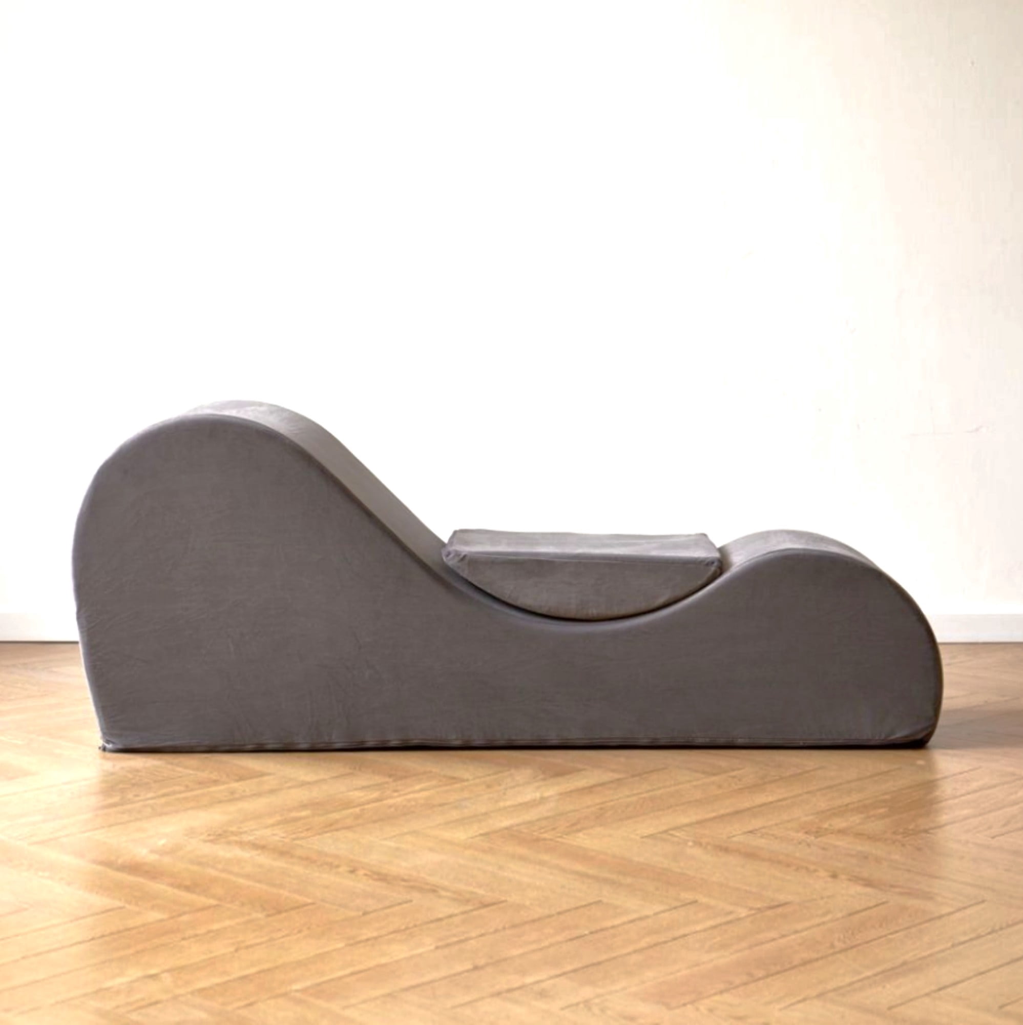 BSHTI 62.5" Polyurethane Yoga Chaise Lounge Chair with Washable Cover, Lazy Seating for Small Spaces(Gray)