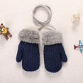 thumbnail image 2 of Guantes de plástico de punto para niños de 1 a 4 años., 2 of 2