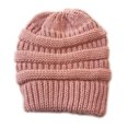 thumbnail image 1 of Gorro de punto con forro de satén microelástico, resistente al viento y cálido de estilo americano, 1 of 6