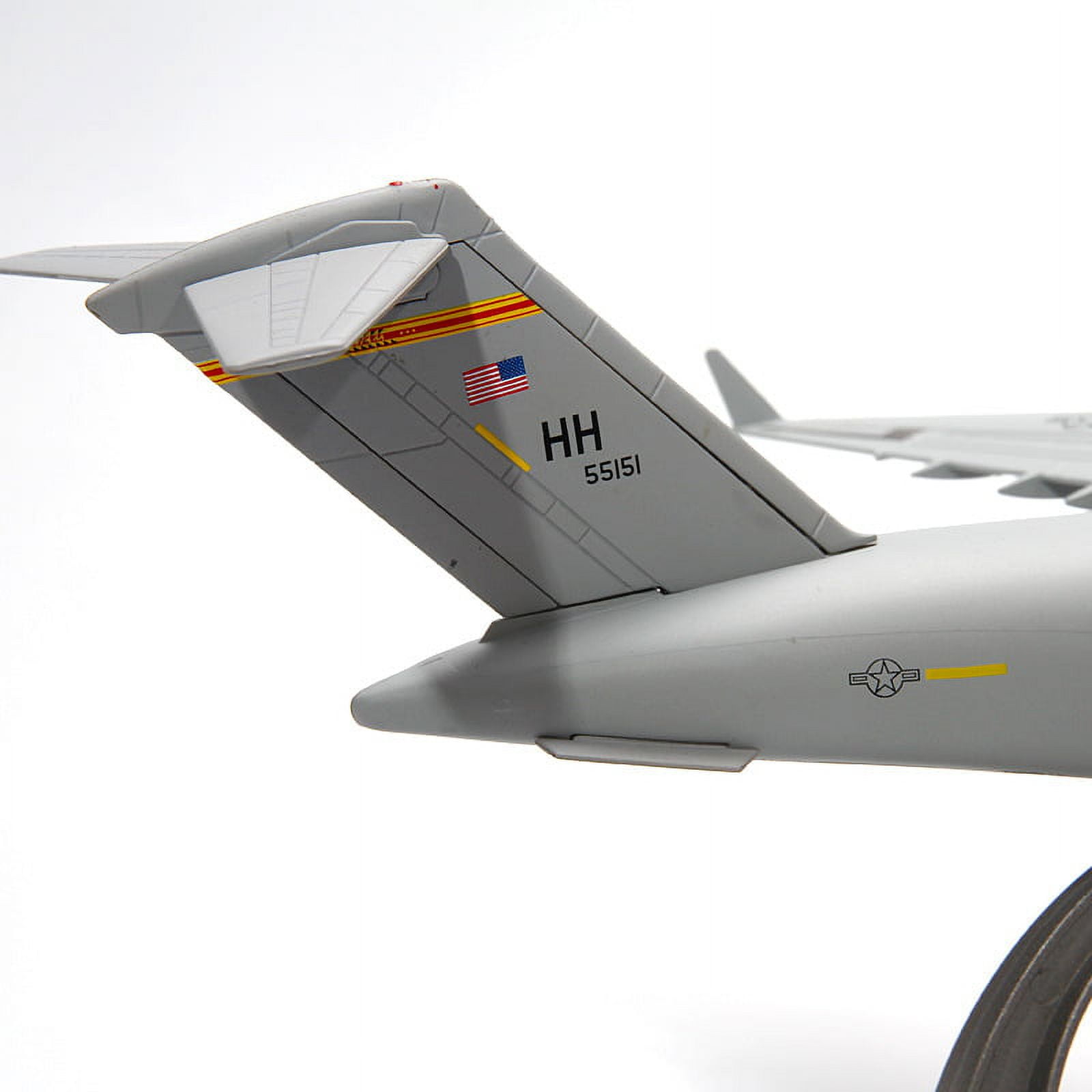 1:200 Scale C-17 Transport Aircraft Model for Collectors and Enthusiasts Plane Toys
