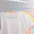thumbnail image 2 of 10 perchas para ropa de niños, 28 cm/11 pulgadas, hierro y plástico duraderos, diseño que ahorra espacio, colores aleatorios, 2 of 6