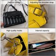 thumbnail image 3 of Bolso de mensajero pequeño para mujer, bolso de hombro para mujer para teléfono móvil, bolso ligero de cuero de moda., 3 of 5