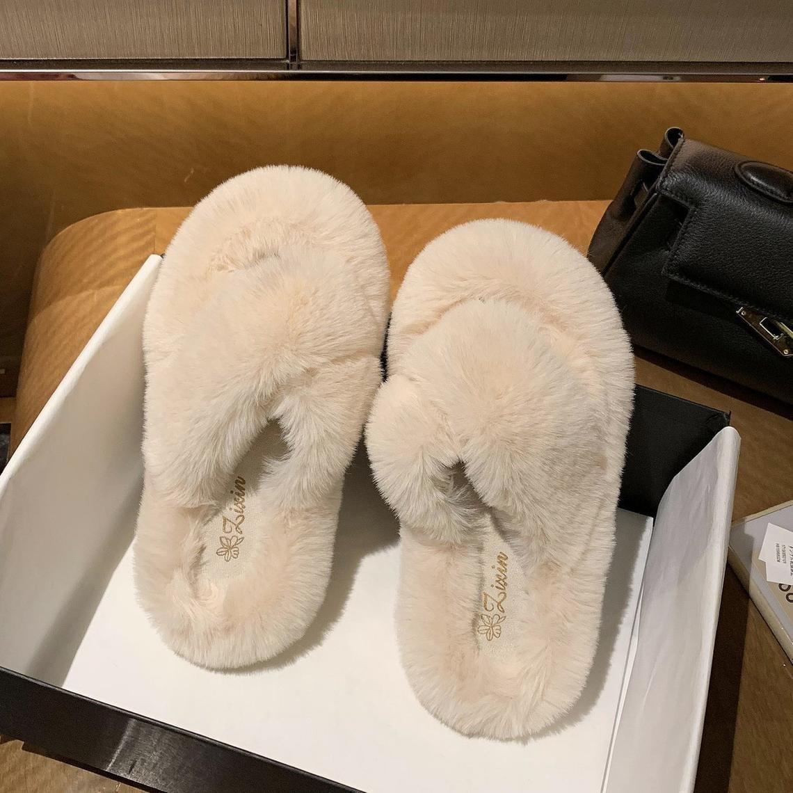Luxury Designer Womens Fluffy Slipper AAA Quality Winter Keep Warm Indoor  Office Fur Casual Shoes Famous Ladies Furry Fuzzy Slippers Flats Sandals  Slides 35-42 - China Sports Shoes and Casual Shoes price