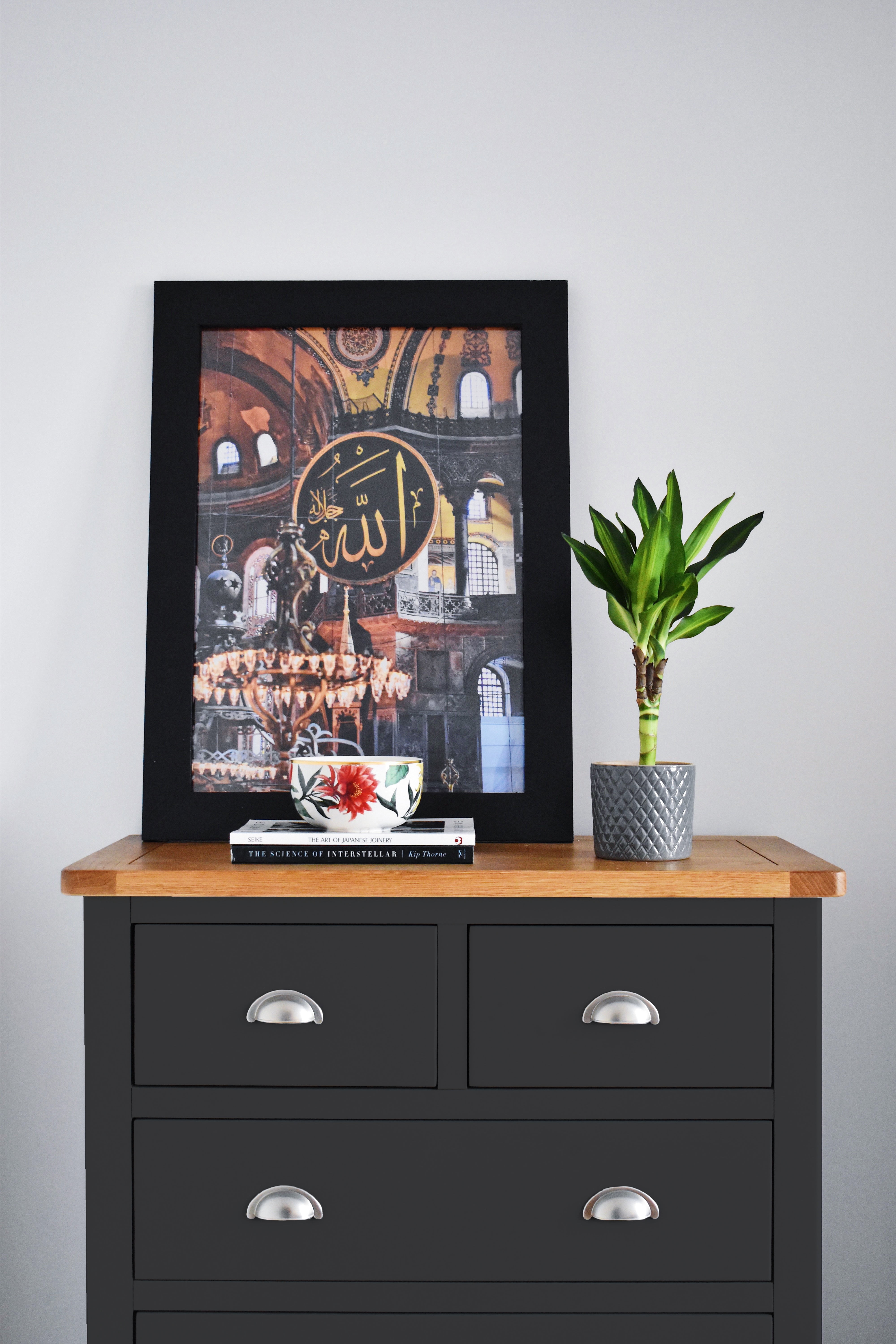 Charcoal Black, The Furniture Paint, Ultra Matte Chalky, 1 Step Finish, Quart (32 oz)