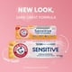 thumbnail image 2 of Pasta de dientes Arm & Hammer Sensitive Teeth & Gums 135 ml (paquete de 3), 2 of 9