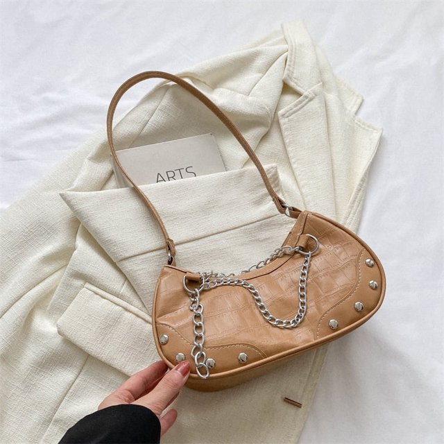 Bolso pequeño con cadena popular para mujer, nuevo bolso bandolera de hombro combinable con todo, versión coreana, para invierno de 2025.