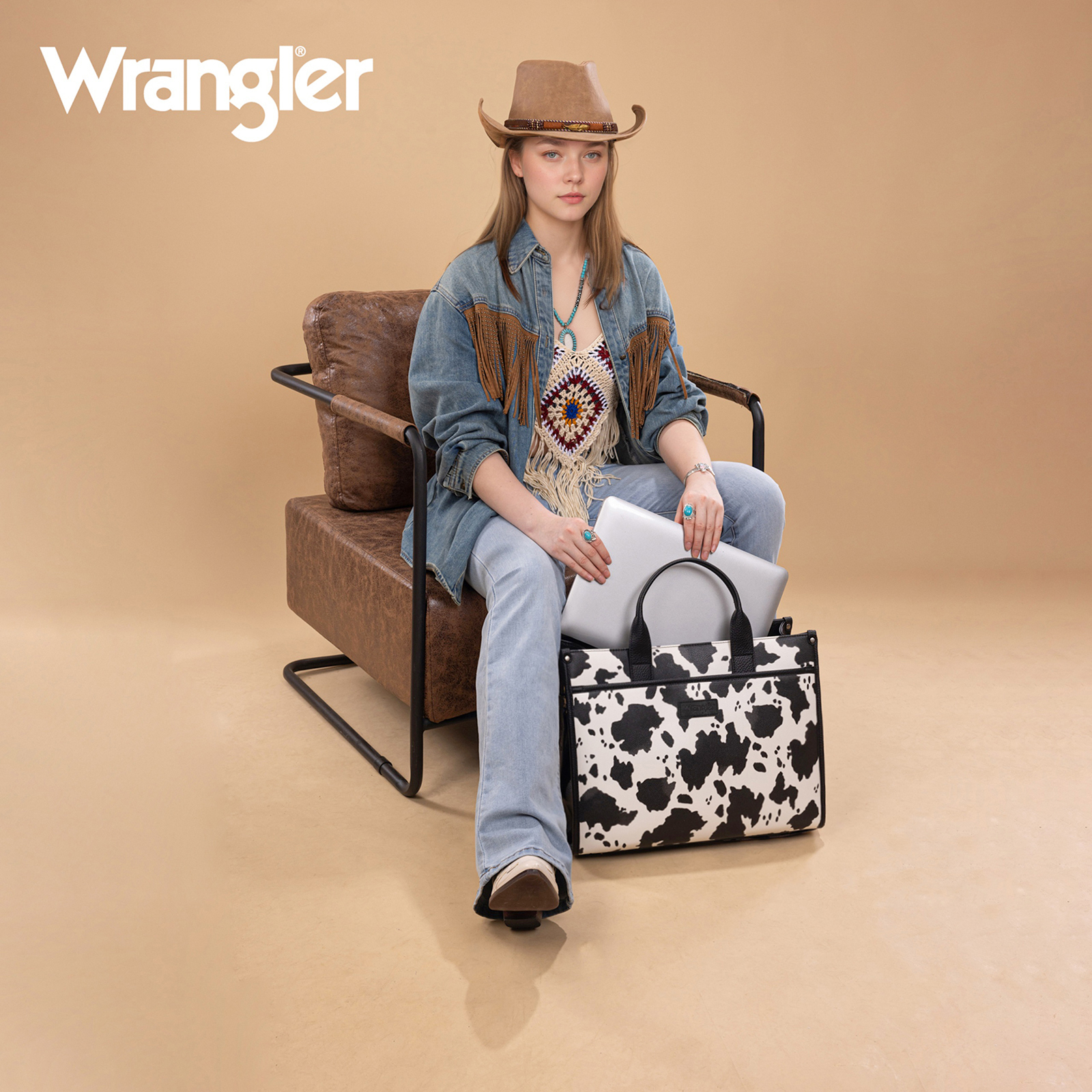 Wrangler Laptop Bag for Women 15.6 Inch Vintage Work Messenger Bag for Business Briefcase Handbag with Adjustable Shoulder Strap, Cow-Black