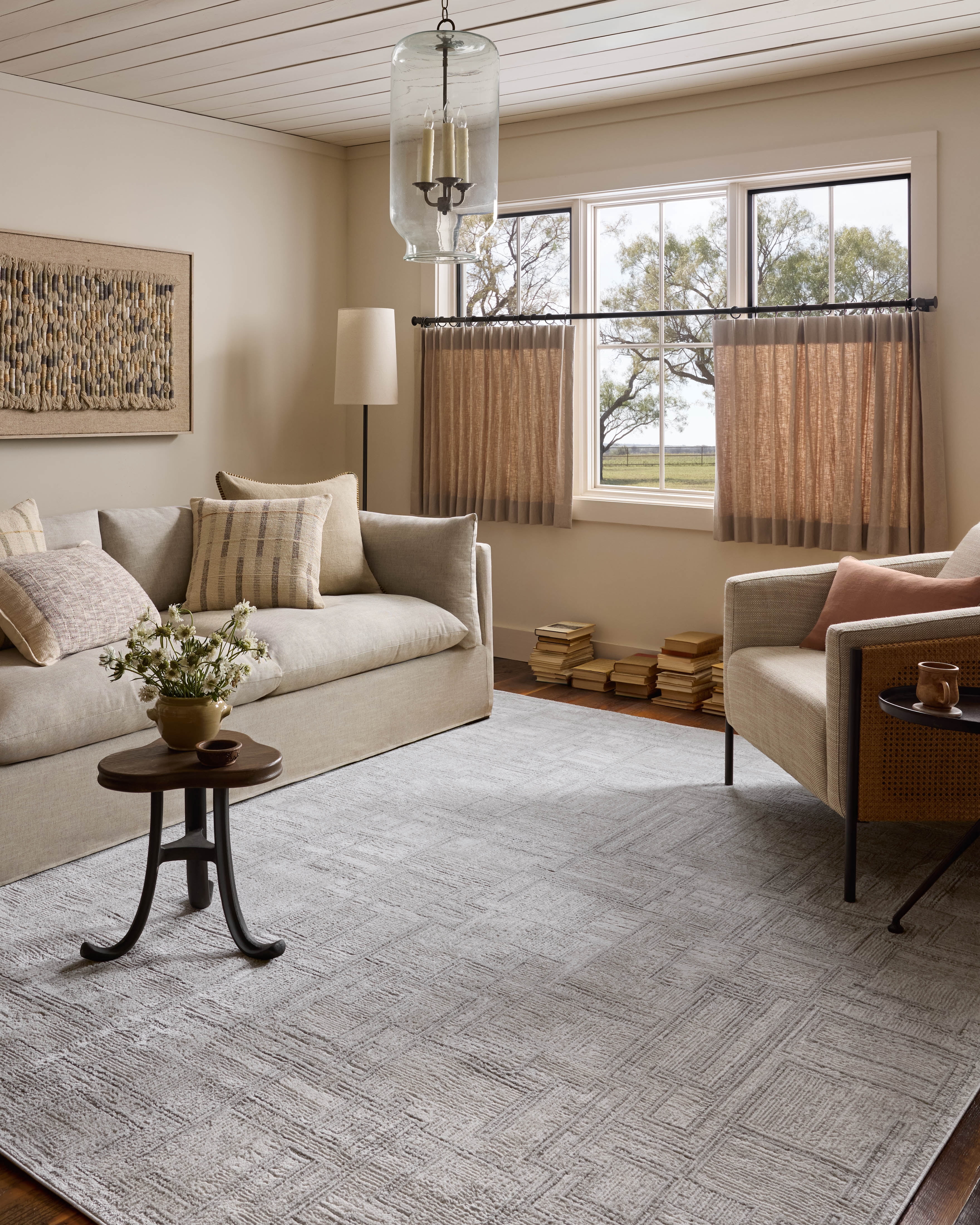 Loloi Hollis Grey / Ivory 7'-10" x 10' Area Rug