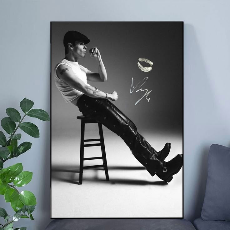 Yungblud Kissed & Signed Music Rock Poster Size 24''x36'' Googate