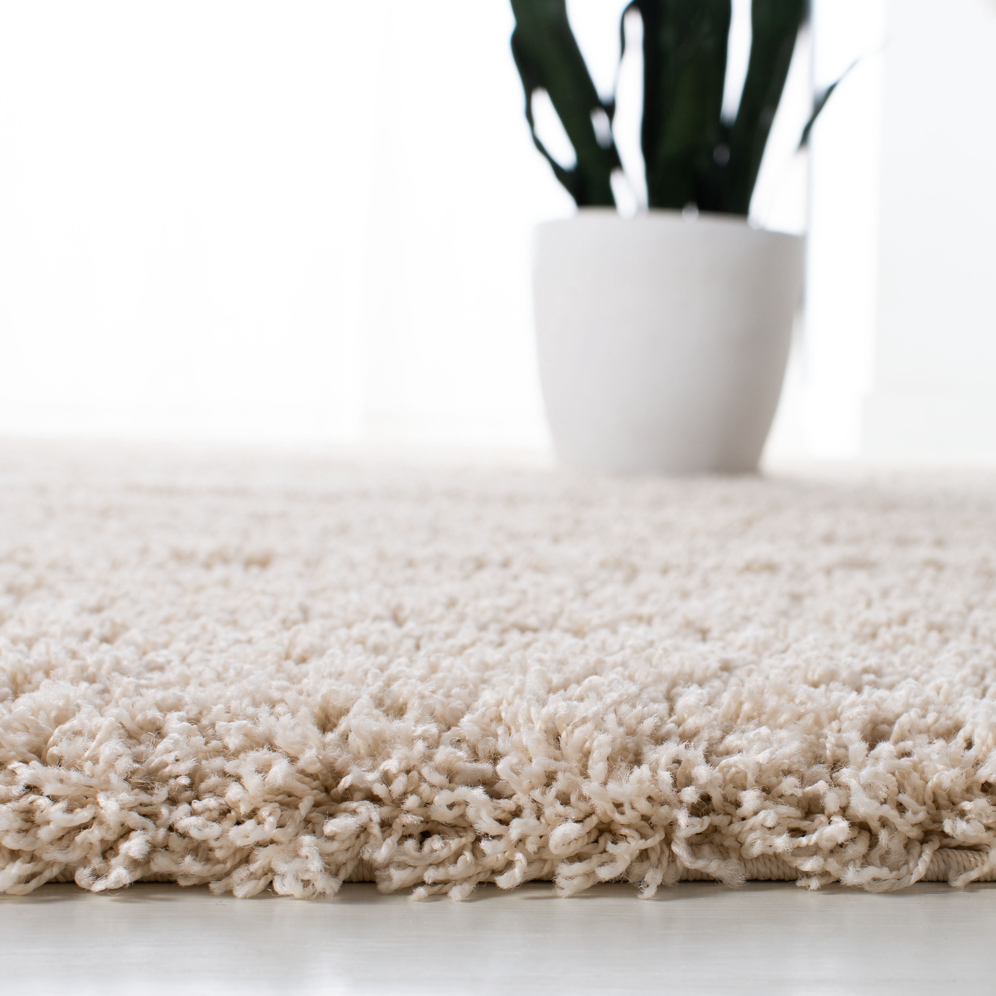 Safavieh Laguna Neven Solid Shag Area Rug, Beige, 4' x 4' Square