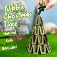 thumbnail image 2 of Juguete masticable para mascotas TEEWY con forma de árbol de Navidad, 8 x 8 x 15 cm, heno natural, 2 of 4